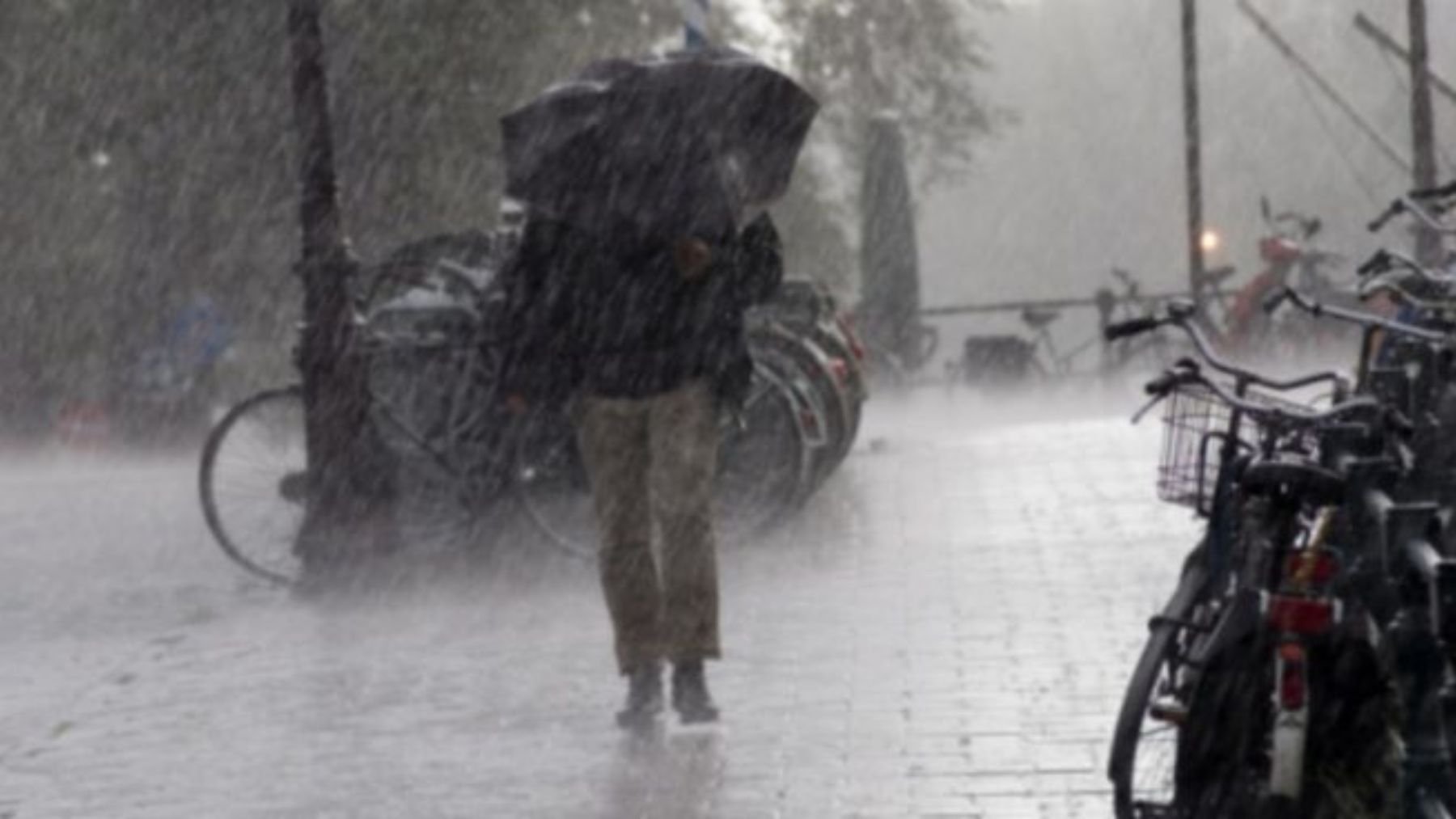 La AEMET confirma que estamos en peligro: alerta por fuertes lluvias y tormentas en estas zonas de España hoy