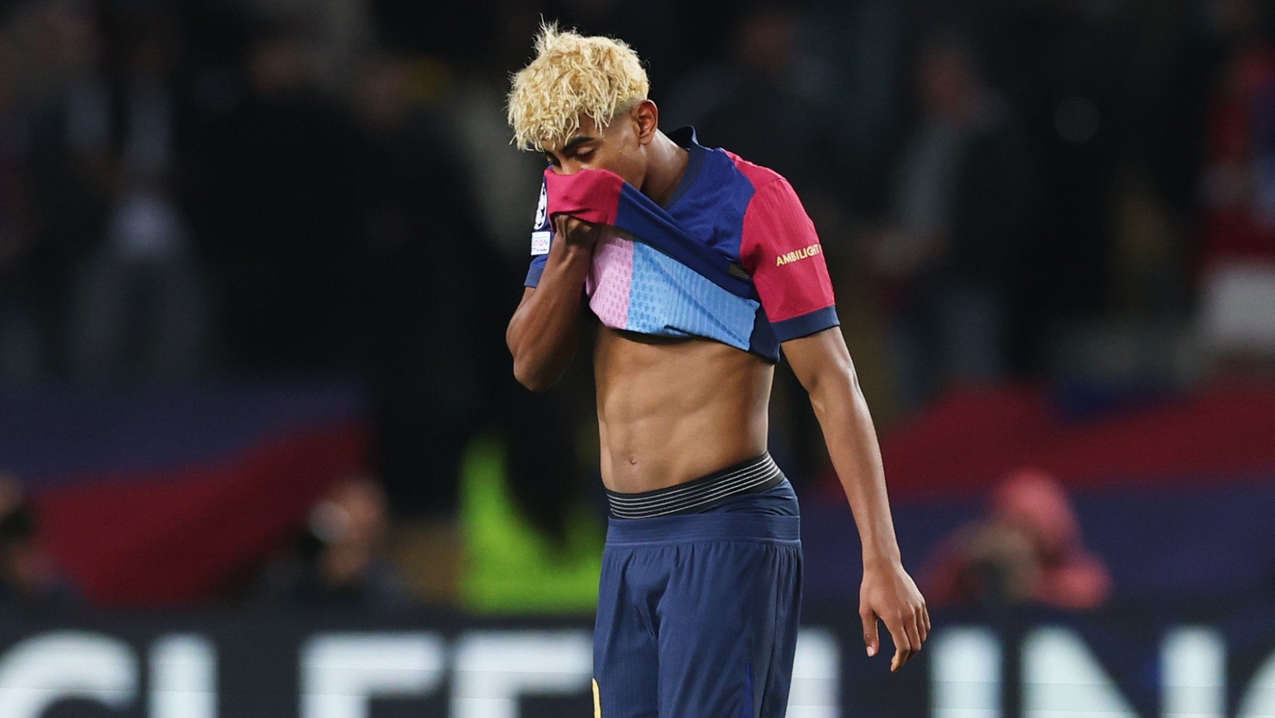 Lamine Yamal durante un partido de Champions con el Barcelona. (Getty)