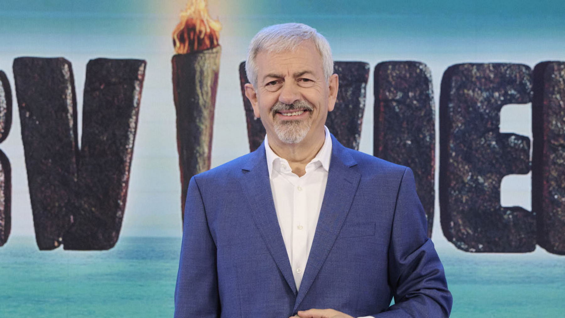 Carlos Sobera presentando la nueva edición de ‘Supervivientes’. (Foto: Gtres)