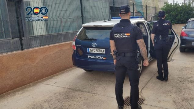 Detenido un argelino violento en Palma por robar un móvil con una botella rota y romper un escaparate