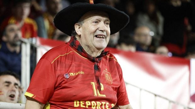 Manolo 'el del Bombo', muere Manolo 'el del Bombo',