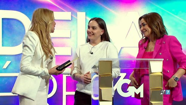 Ana Obregón y Toñi Moreno en el plató de Gente Maravillosa (RTVA).