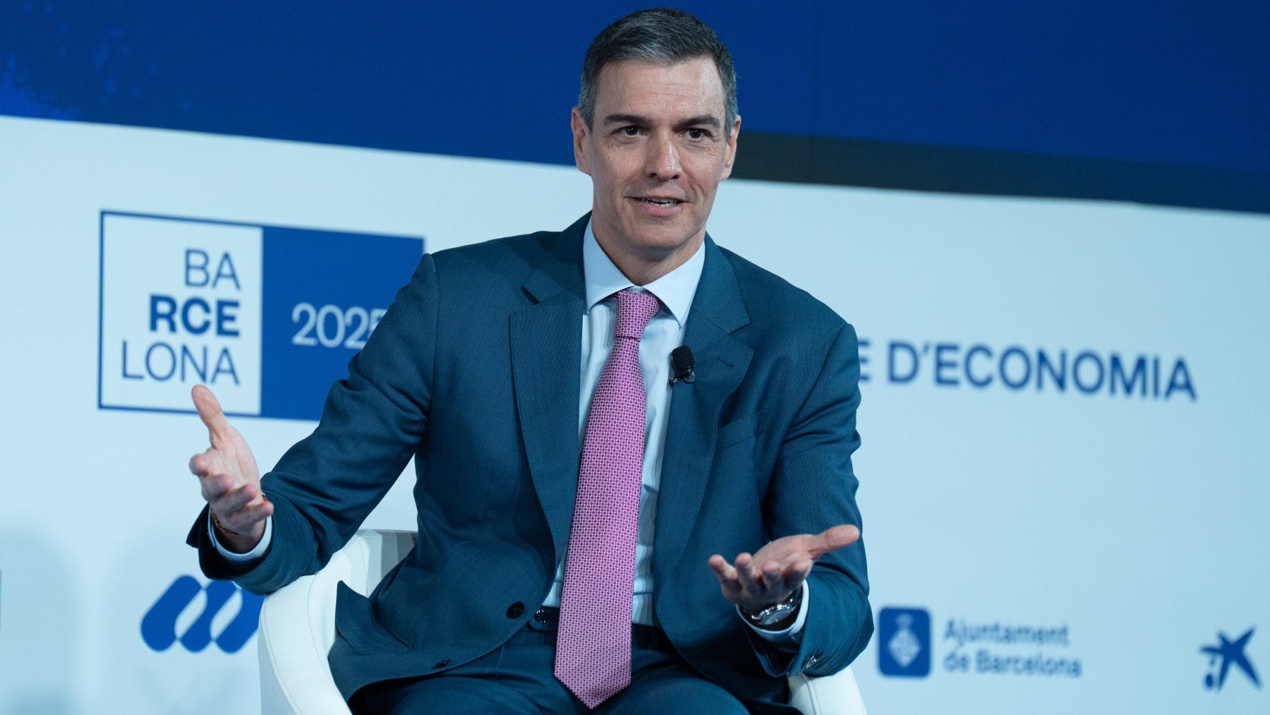 Sánchez se jacta de que «España funciona» tras el apagón y el caos ferroviario
