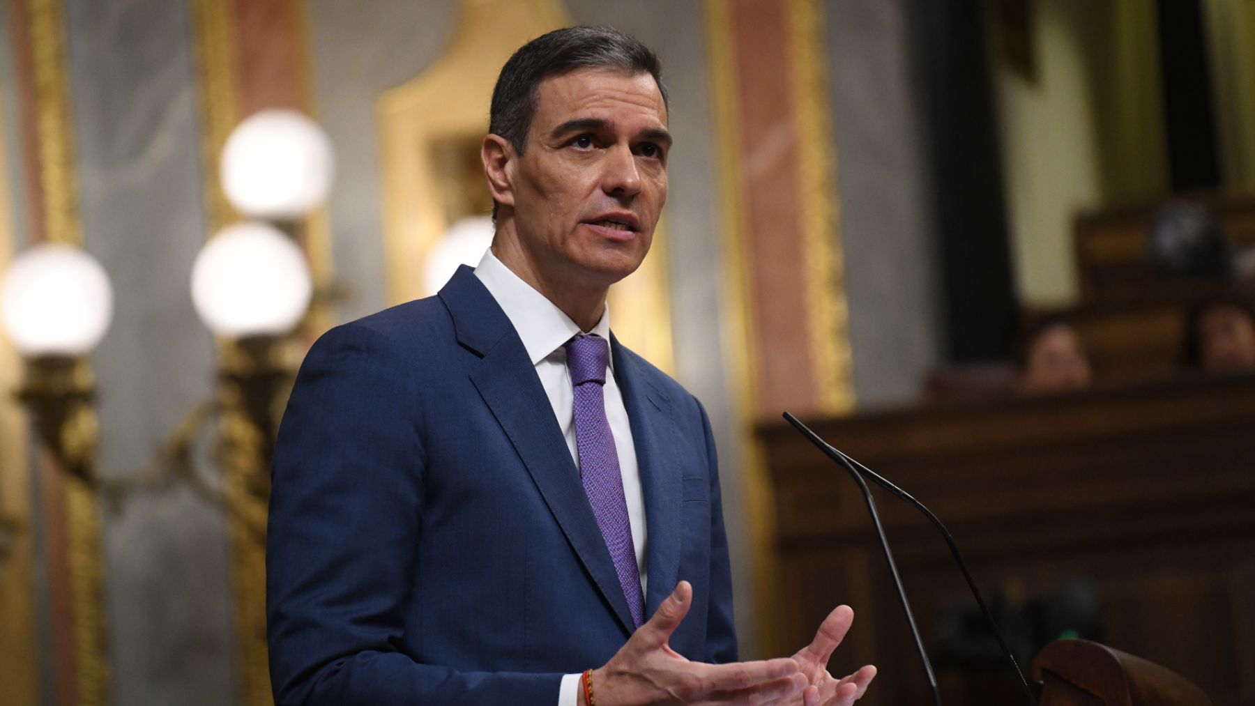 La izquierda reclama el control público de Red Eléctrica ignorando que ya «corresponde al Estado»