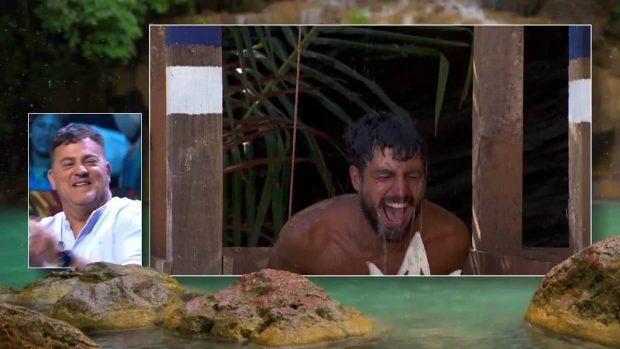 Joshua se convierte en el primer salvado de la semana. (Mediaset)