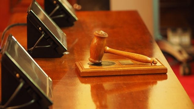El aviso de una abogada sobre la Ley de Eficiencia procesal y cómo beneficia a los okupas, los okupas pueden salir beneficiados de los juicios rápidos, problema de inquiokupación, juicios rápidos favorecen a los okupas, okupación.