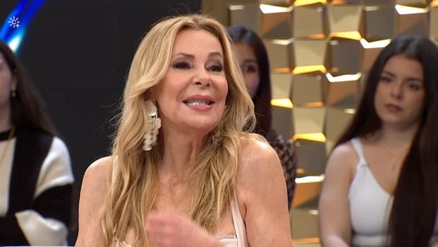Ana Obregón en el plató de Gente Maravillosa (RTVA).
