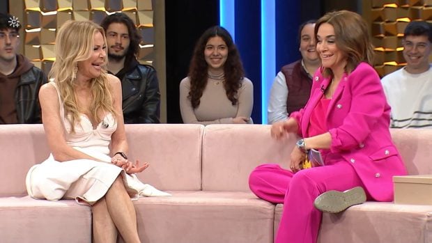 Ana Obregón y Toñi Moreno en el plató de Gente Maravillosa (RTVA).