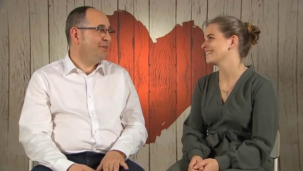 Robert y Anna-Lena en 'First Dates'. (Mediaset)