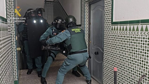 La Guardia Civil desmantela el bunker de la droga.