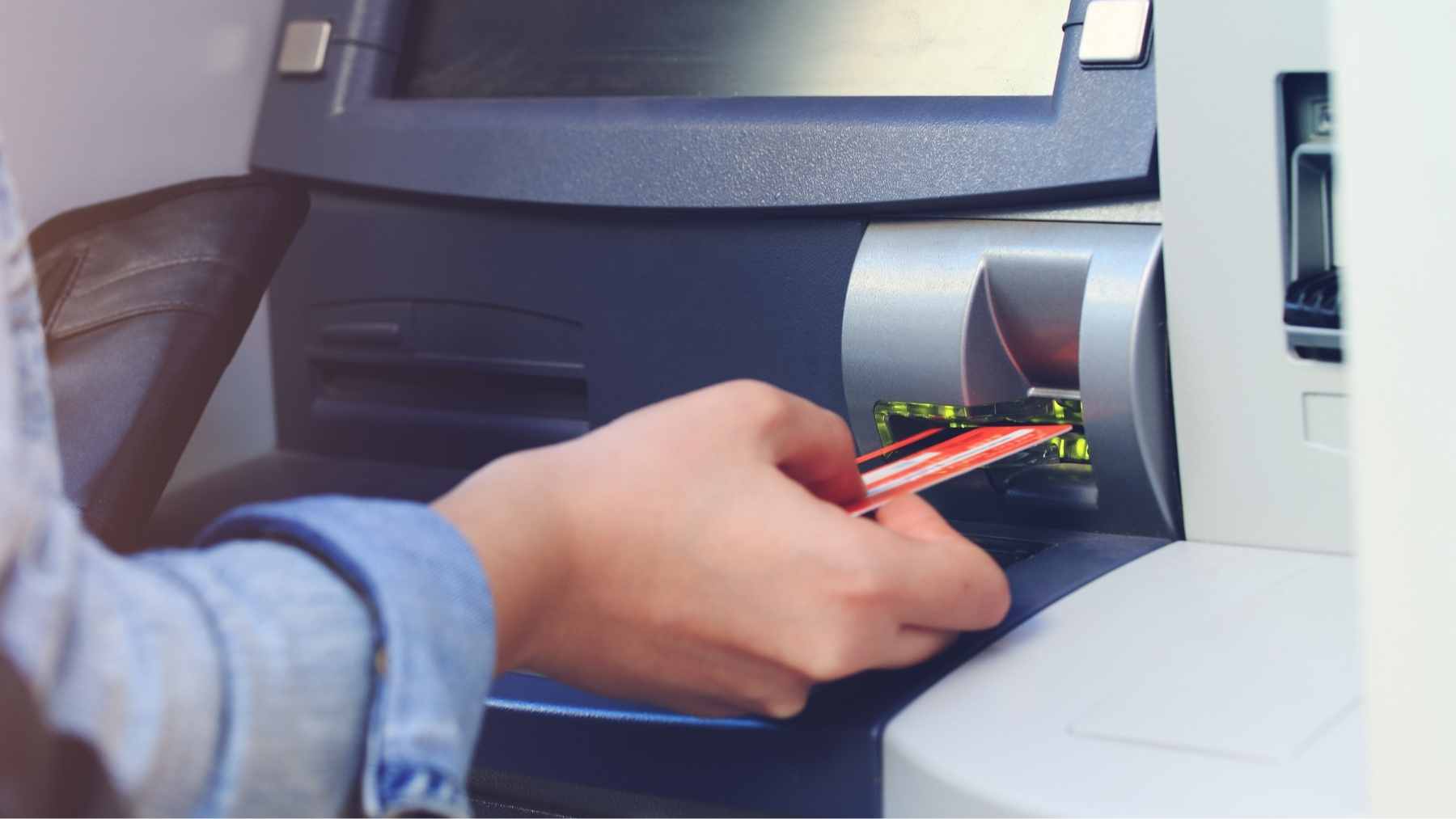 No te fíes ni del cajero: el ‘skimming’ ya está en España y te puede dejar sin dinero