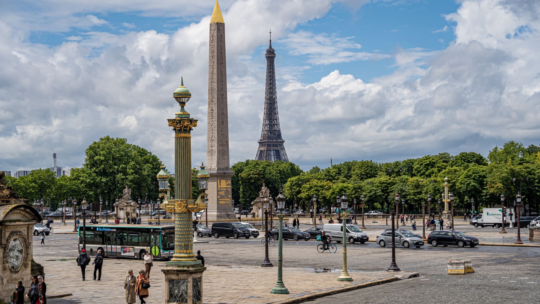 Los arqueólogos no dan crédito: encuentran un mensaje encriptado de Ramsés II en la cima del obelisco de París