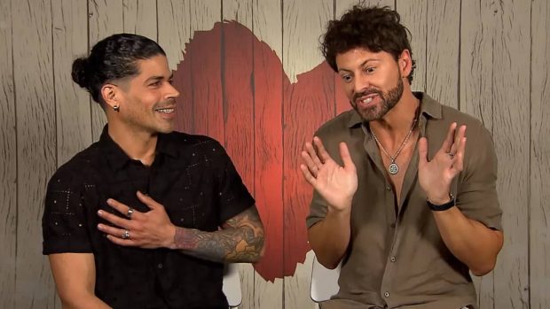 Maxi y Gideon en 'First Dates'. (Mediaset)