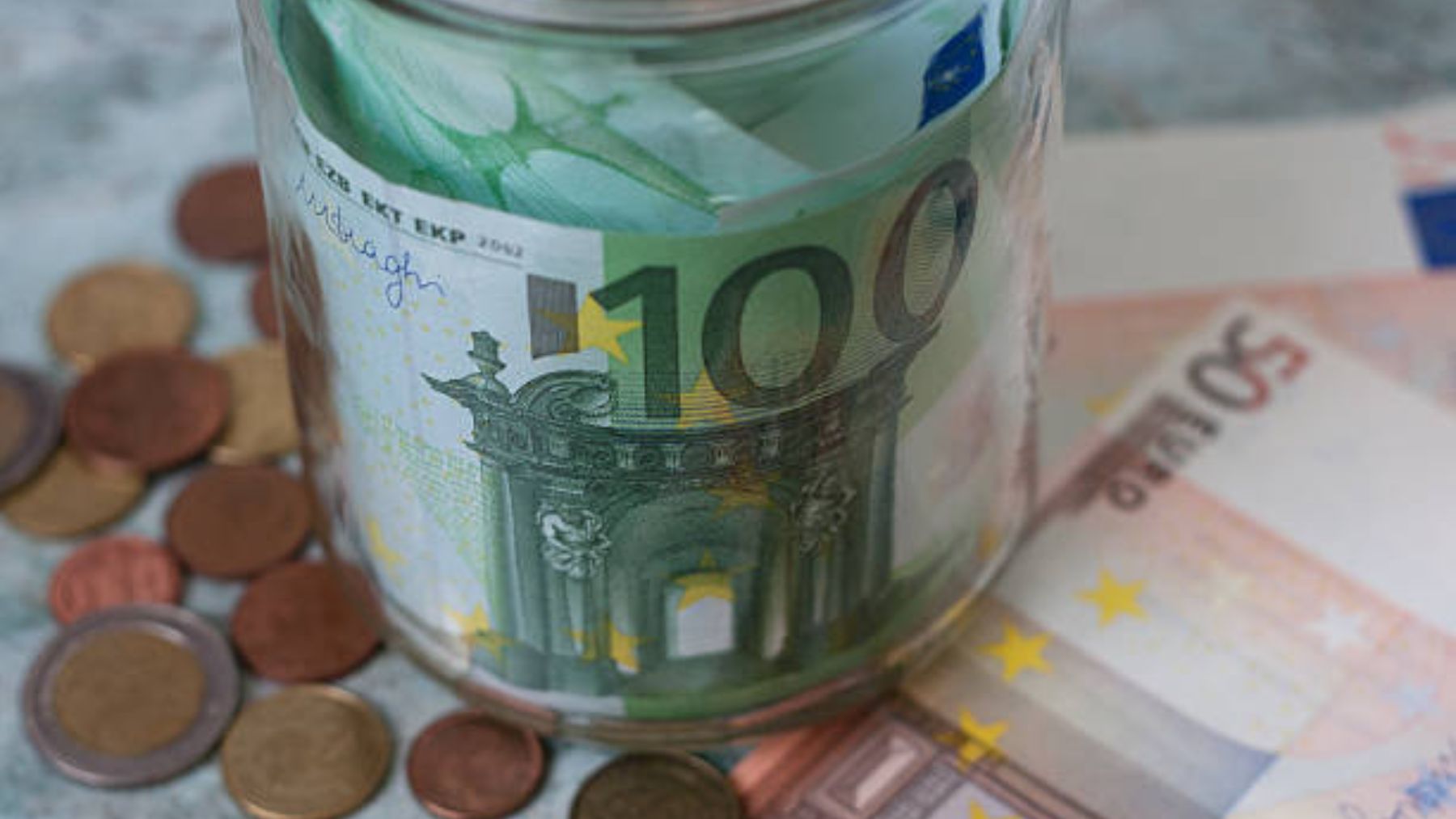 Éste es el límite de dinero en efectivo que puedes tener en casa: cuidado con lo que dice la ley