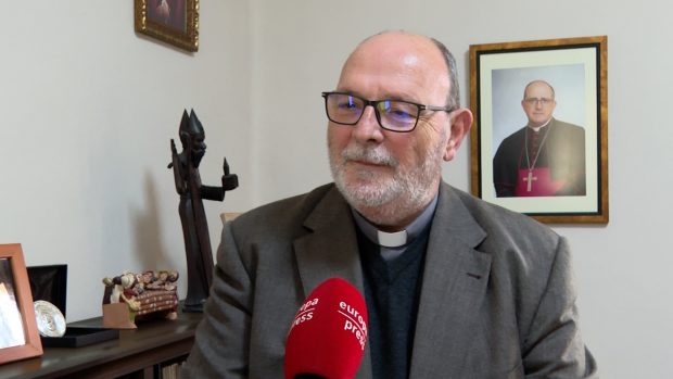 El padre Emilio y su relación con el Papa: «Sus abuelos eran de Córdoba y él vivió la Madrugá de Sevilla»