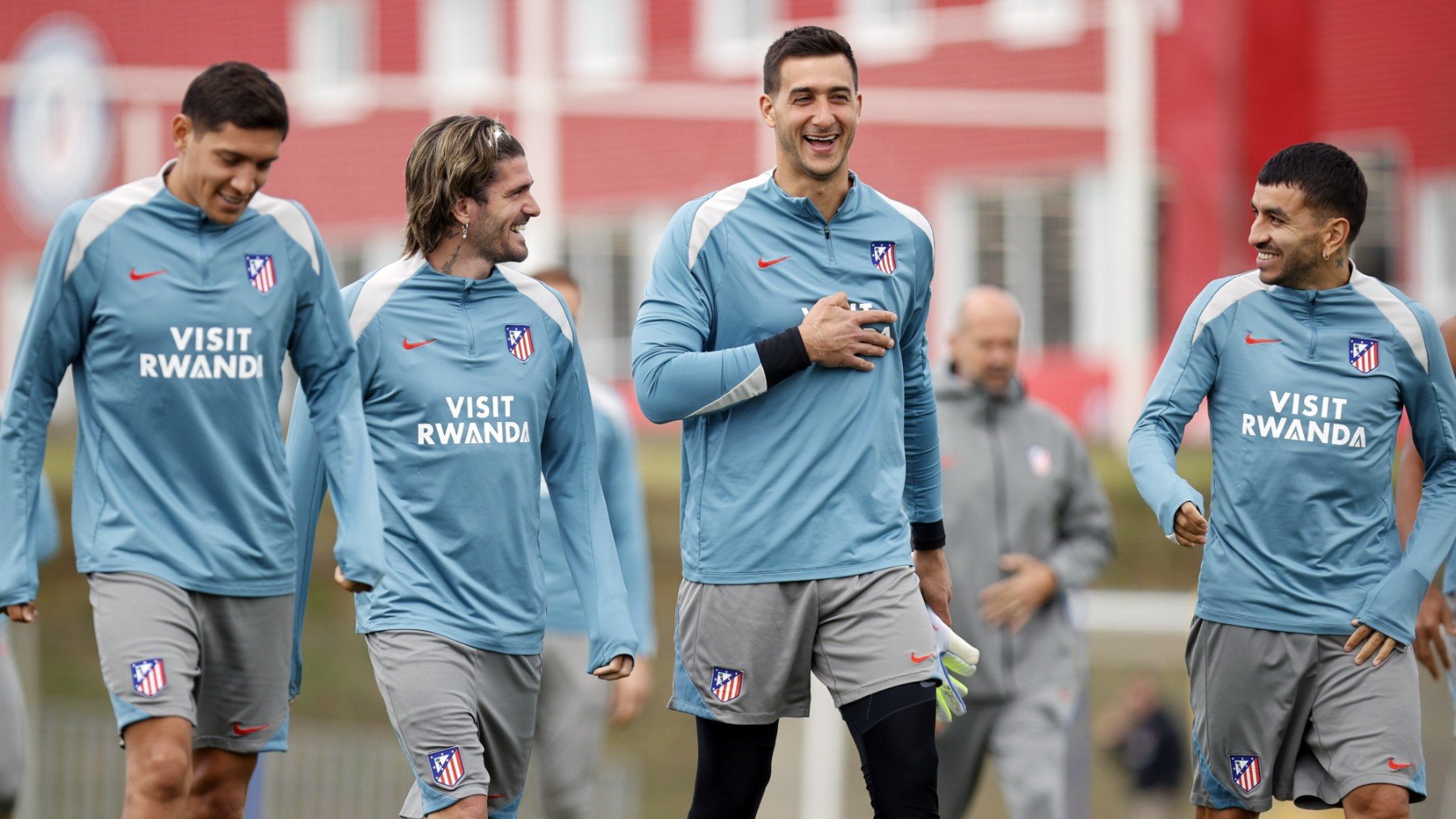Los argentinos Nahuel, De Paul, Musso y Correa, en el entrenamiento.