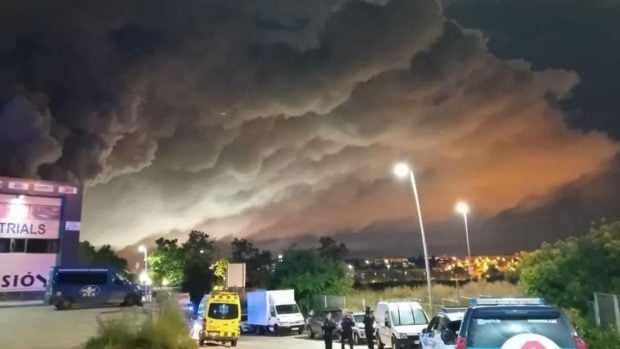 municipios confinados, incendio, Cataluña, Barcelona, Tarragona, incendio, fábrica, productos químicos, piscinas, cloro, Protección Civil