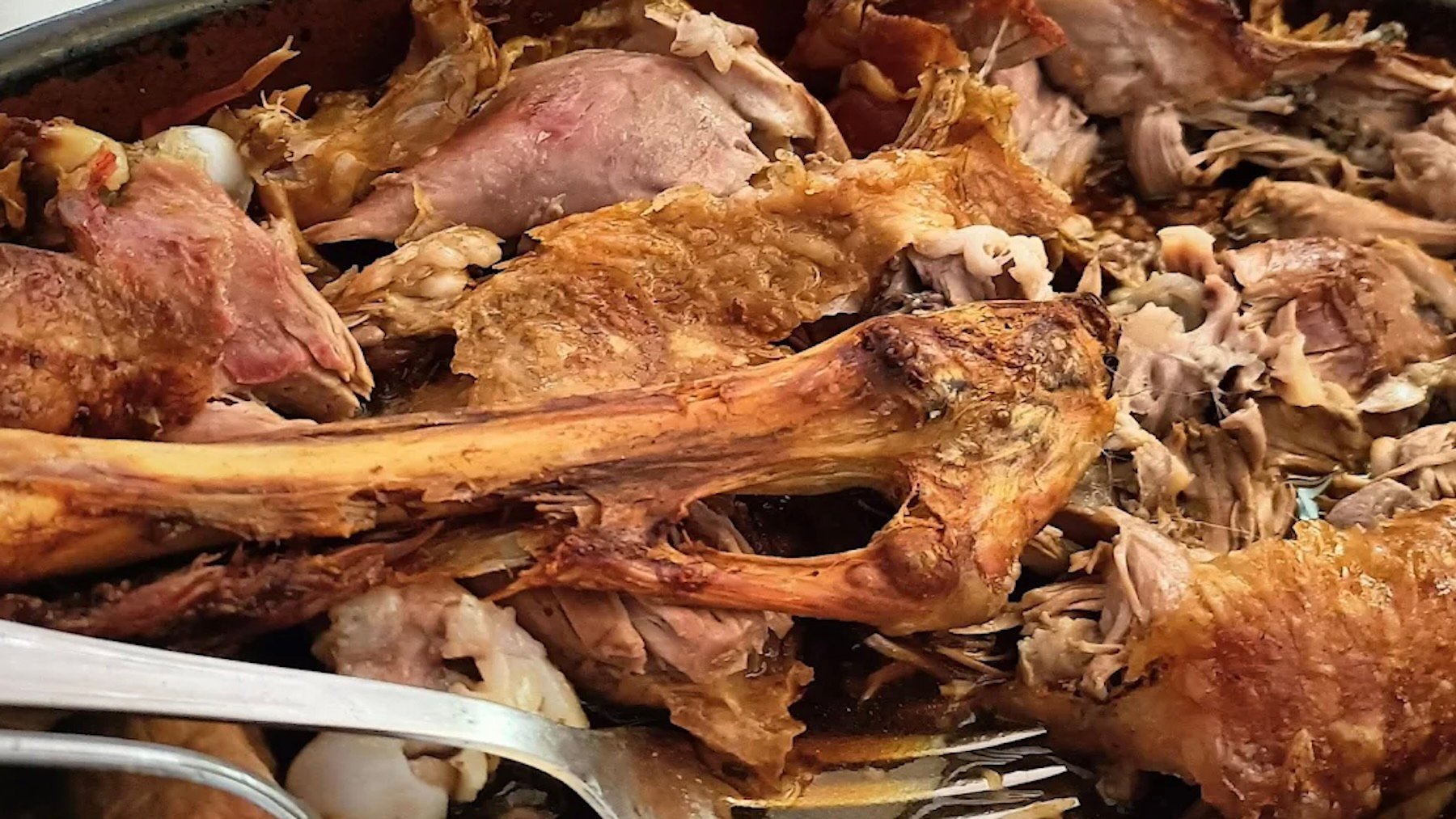 Plato de lechazo en El Figón de Tinín. Foto: reseñas de Google.