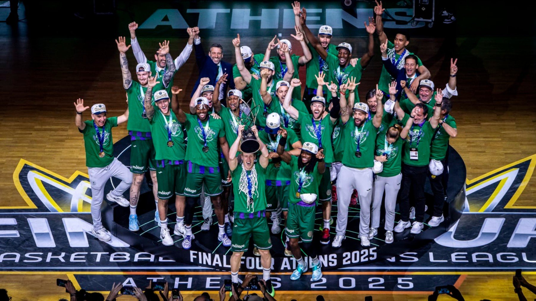 Unicaja reina en Atenas y levanta su segunda Liga de Campeones consecutiva