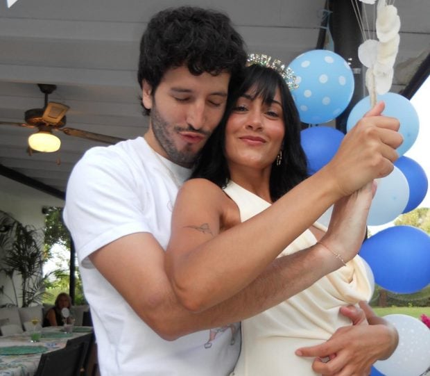 Sebastián Yatra y Aitana en el cumpleaños de la artista. (Instagram)