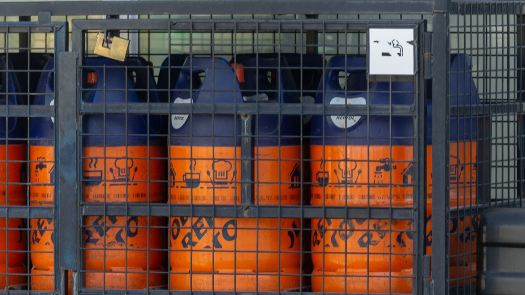 Adiós para siempre a las bombonas de butano que conocíamos: el cambio que llega a España