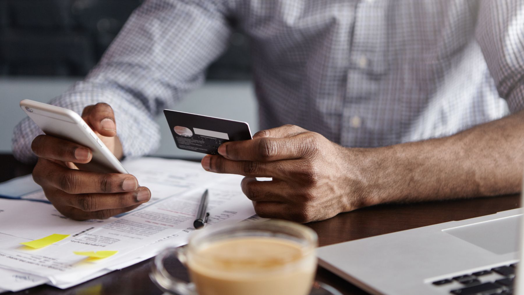 Alerta confirmada de Hacienda: va a vigilar todos tus movimientos del banco y puede acabar mal