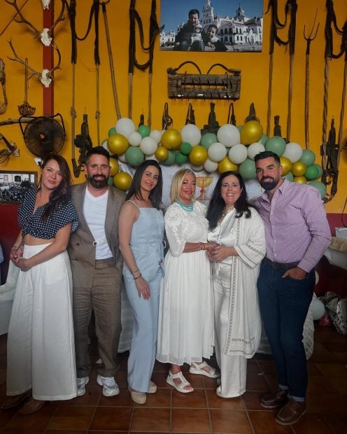 Belén Esteban junto a los amigos de Anabel Pantoja (Instagram).