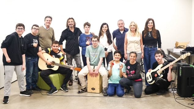 Antonio Carmona visita el Taller de Música Inclusiva de Fundación Sesé