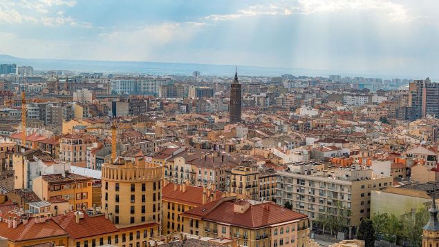 Se va de vacaciones y encuentra a dos okupas durmiendo en su cama, okupas entran a una casa de Zaragoza, se va de puente en Zaragoza y le okupan la casa, okupación en Aragón.