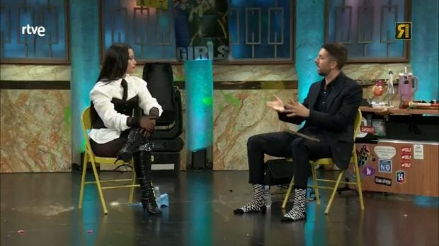Chanel Terrero y David Broncano en La Revuelta. (RTVE)