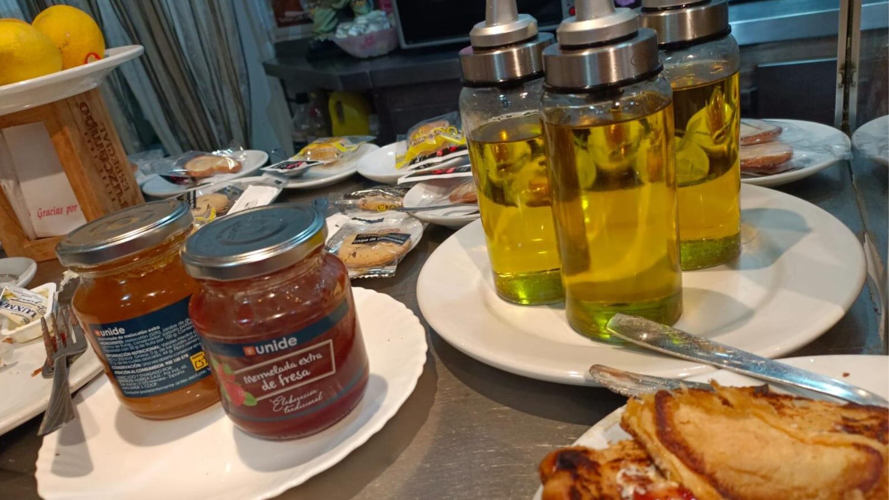 Bar, desayuno, comida, gastronomía