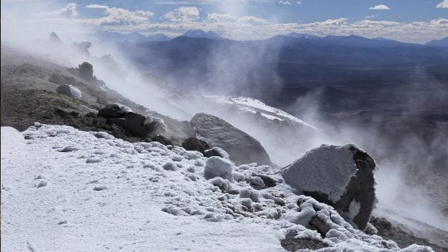 Volcán 'zombi' en Bolivia