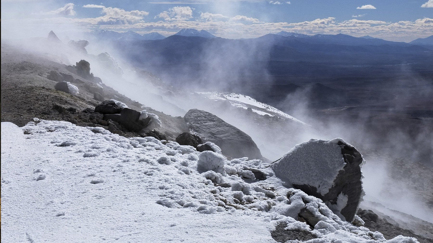 Los científicos no dan crédito: descubren por fin la explicación del misterioso volcán ‘zombi’ de Bolivia