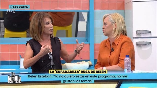 María Patiño y Belén Esteban en La familia de la tele. (RTVE)