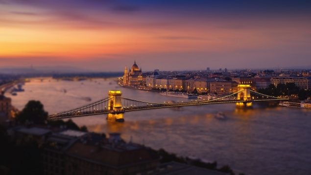 Razones para emigrar a Hungría si eres un jubilado español, cómo emigrar a Budapest, por qué Budapest es la mejor ciudad europea para mudarte como pensionista, razones para emigrar a Budapest desde España con más de 65 años.