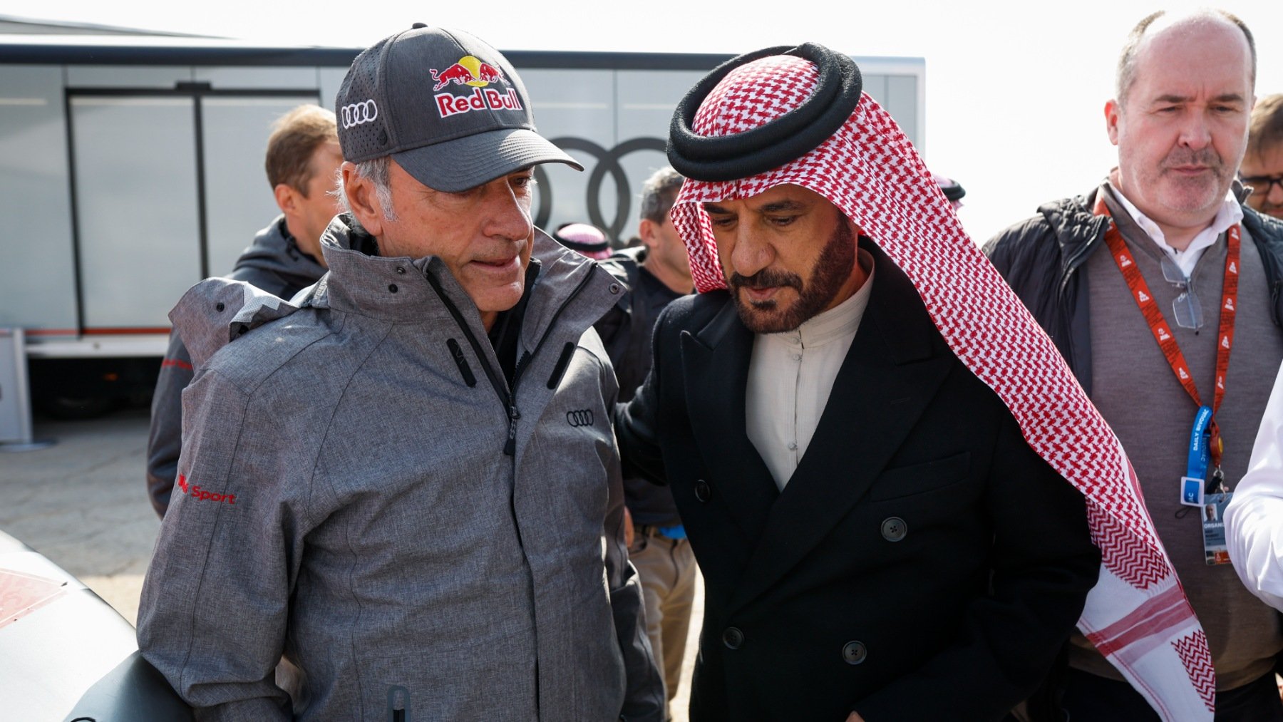 La FIA se acongoja ante la candidatura de Carlos Sainz y afloja su ley del silencio