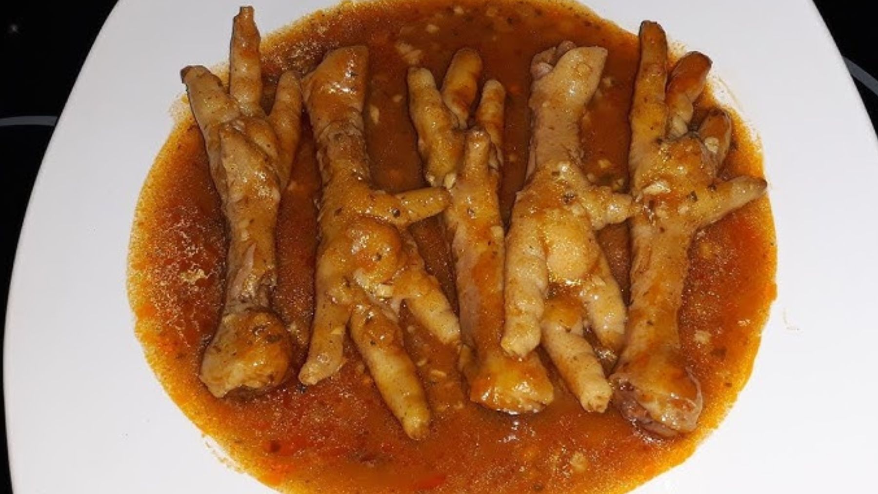 Patas de pollo. Foto: Youtube @noespaisparaviejass Recetas vk