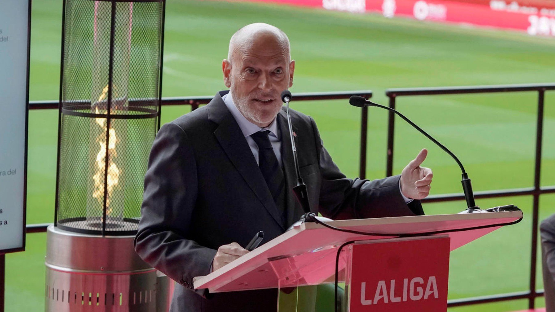 Javier Tebas, en el estadio de El Molinón. (EFE)
