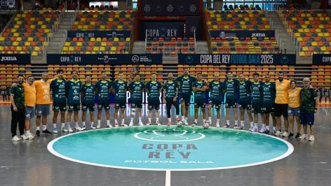 El Illes Balears Palma Futsal posa en el Palacio de los Deportes de Cartagena (1) (1)