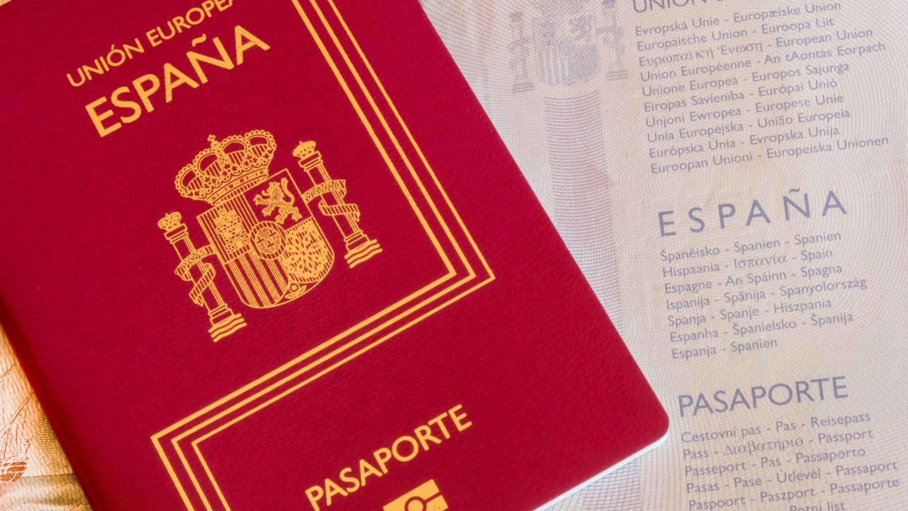 El ‘pánico de los pasaportes’ empieza a extenderse: el problema que llega a España y Gibraltar