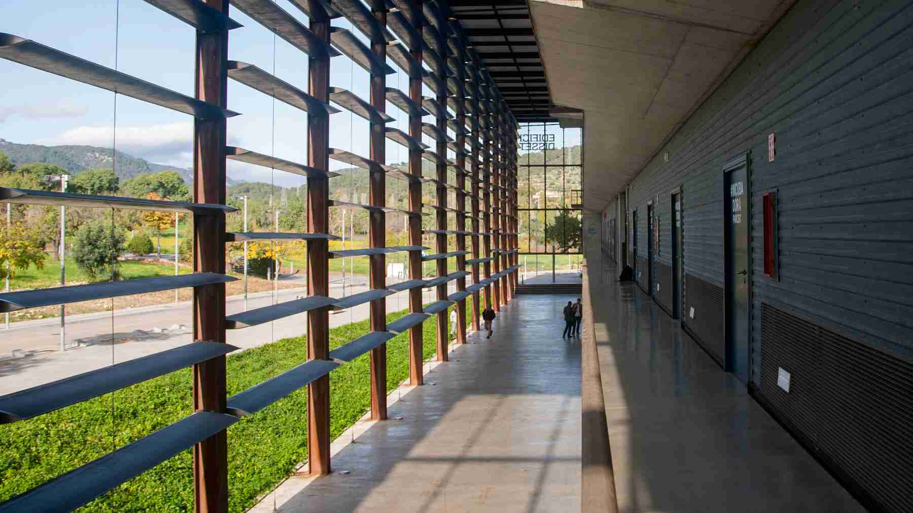 Interior de uno de los edificios empresariales del Parc Bit.