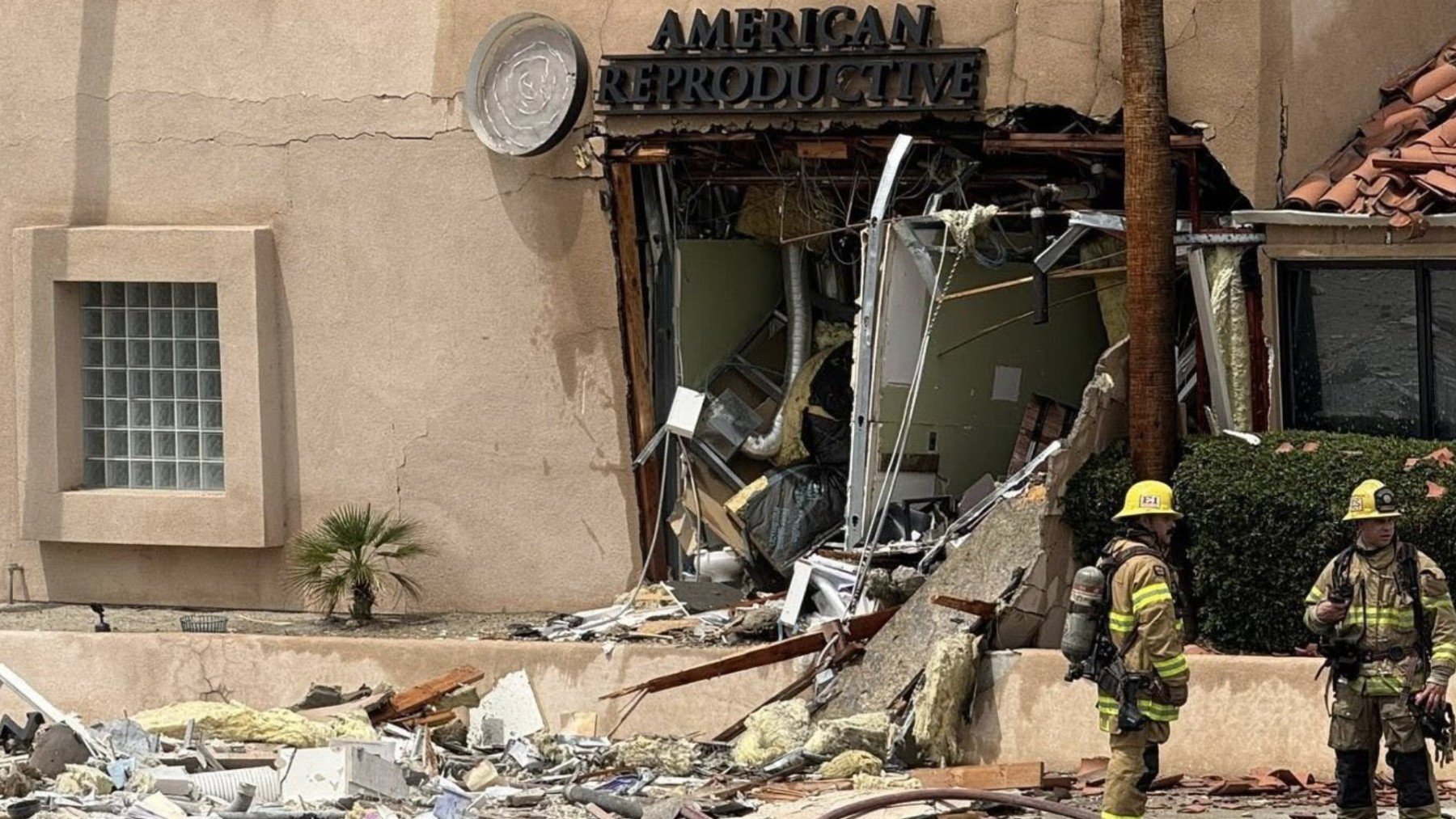 Atentado mortal en EEUU: estalla un coche-bomba frente a una clínica de fertilidad en California