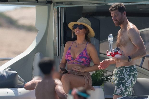 xabi alonso, mujer xabi alonso,