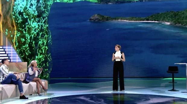 Carmen Borrego en el plató de 'Supervivientes'. (Mediaset)