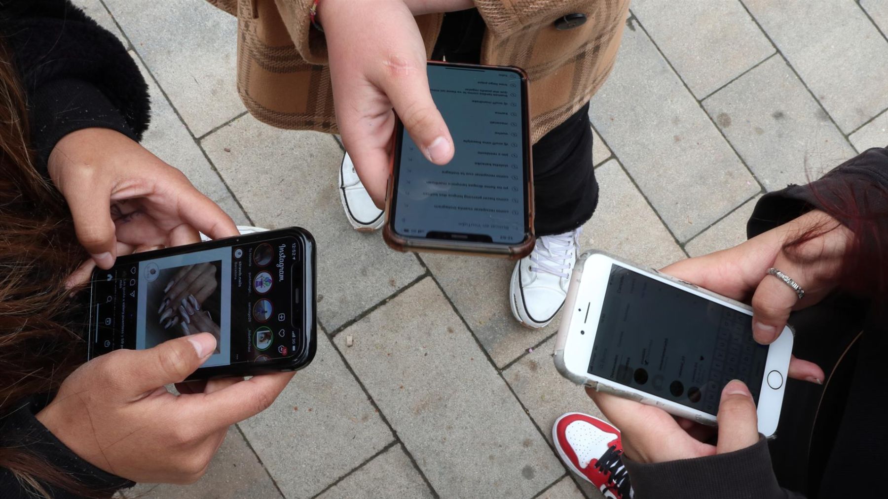 Uso de móviles prohibidos el próximo curso en Baleares.
