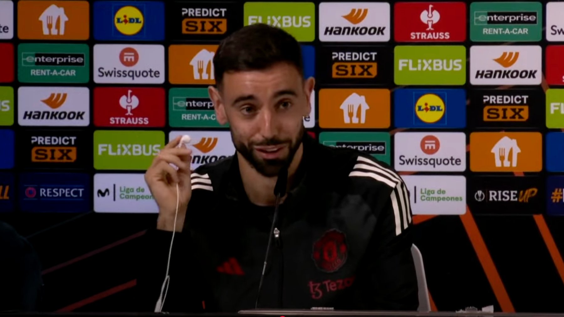 Bruno Fernandes en rueda de prensa.