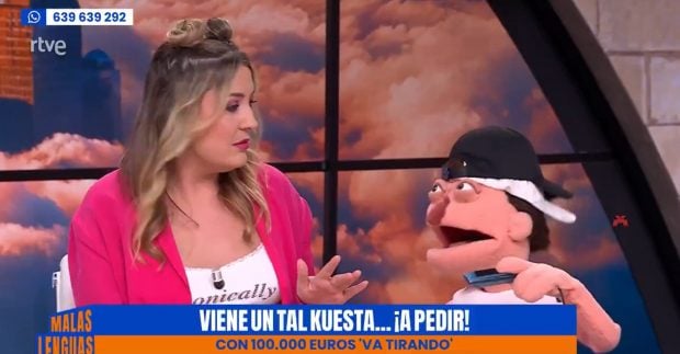 Un guiñol simula ser Frank Cuesta en el programa Malas Lenguas, de La 2 (RTVE).