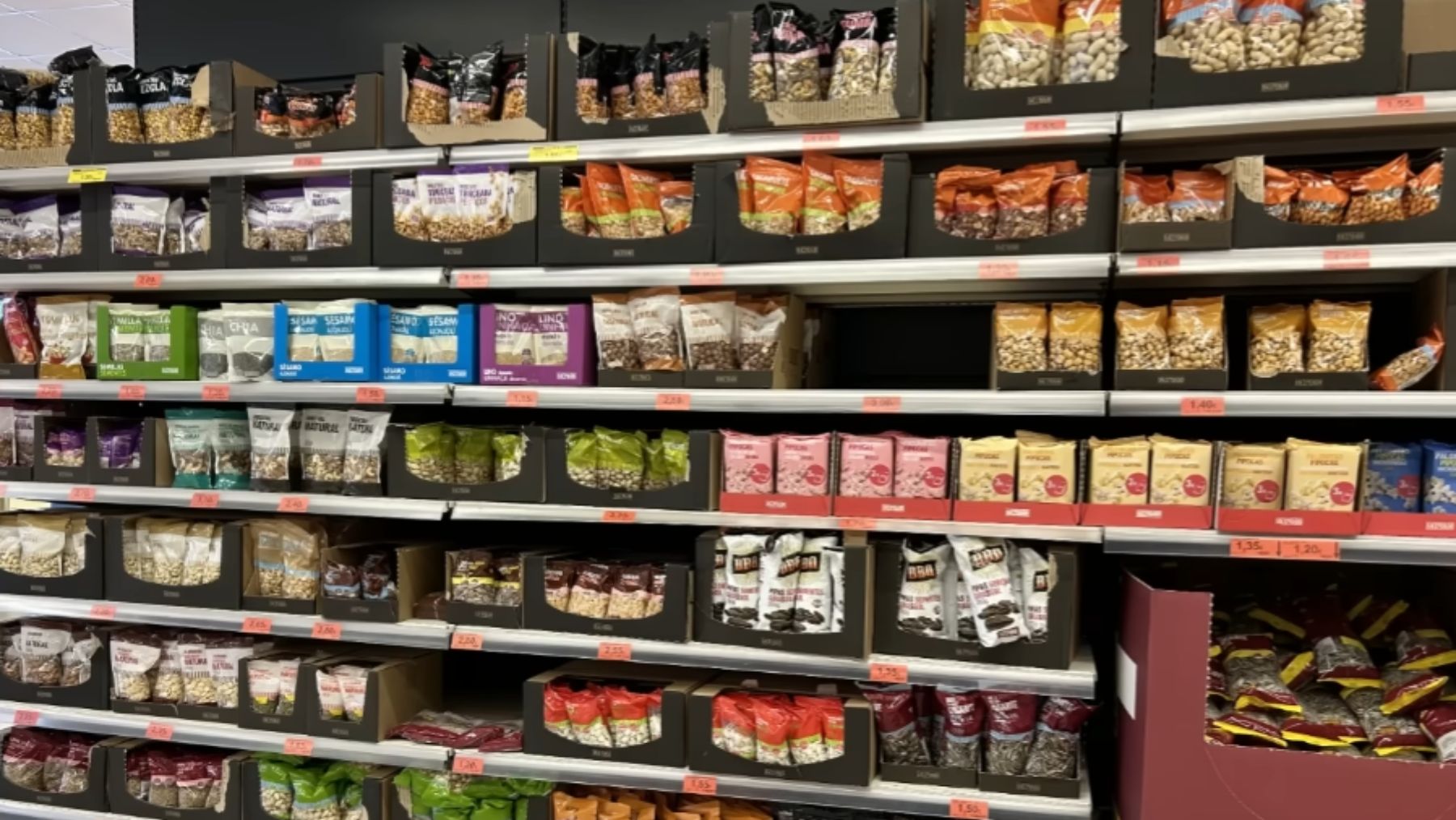 Sección de snacks de Mercadona.