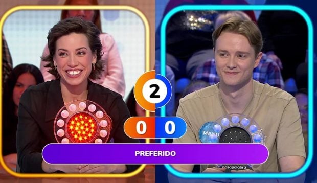 Rosa Rodríguez y Manu en 'Pasapalabra'. (Atresmedia)