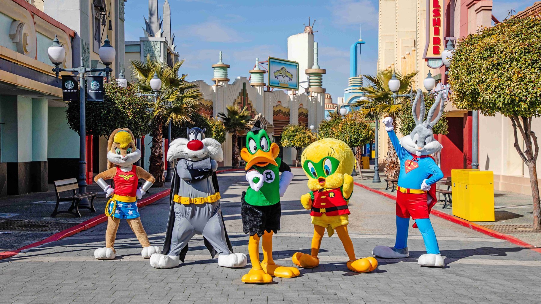 Los dibujos animados de Warner vestidos de superhéroes. (Foto: Parque Warner)